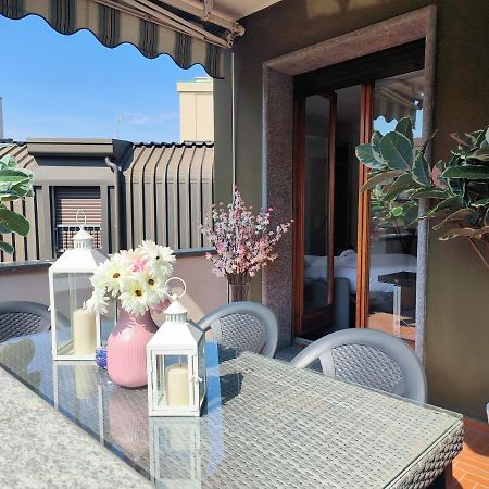 Exclusive And Unobtainable Big Terrace In Milano Downtown With Ac, Wifi, Subway M1 And M2 In Shopping Area Milão Exterior foto
