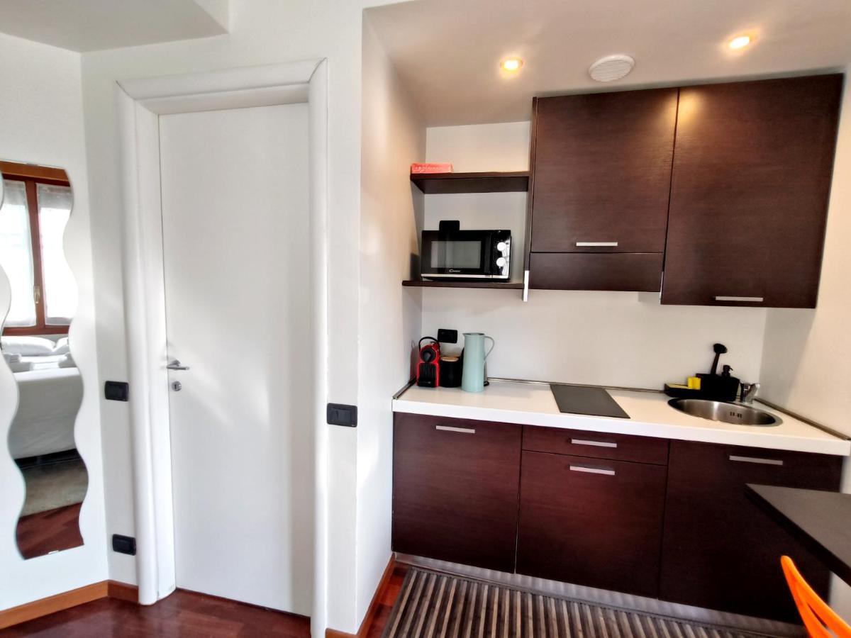Exclusive And Unobtainable Big Terrace In Milano Downtown With Ac, Wifi, Subway M1 And M2 In Shopping Area Milão Exterior foto