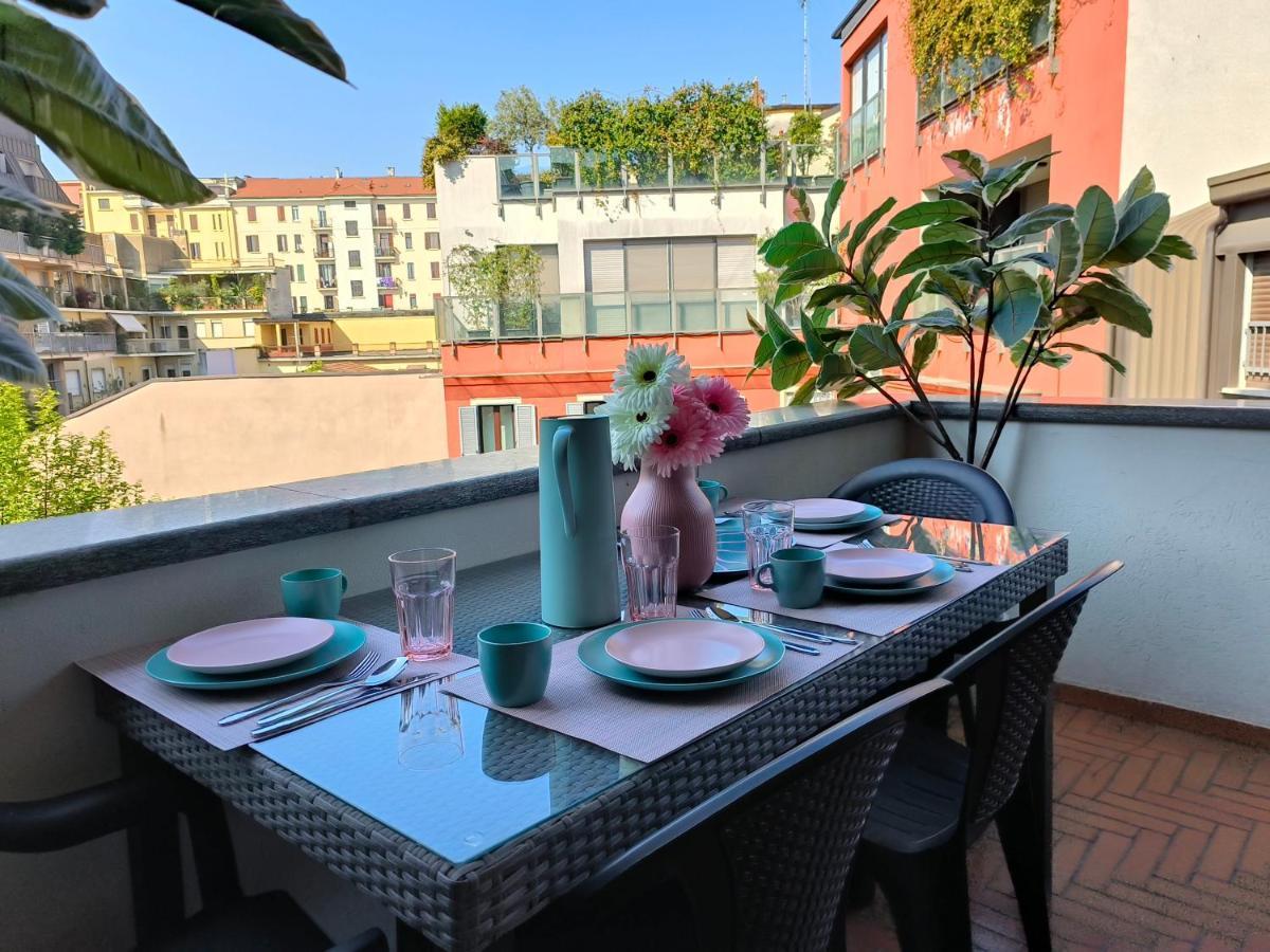 Exclusive And Unobtainable Big Terrace In Milano Downtown With Ac, Wifi, Subway M1 And M2 In Shopping Area Milão Exterior foto