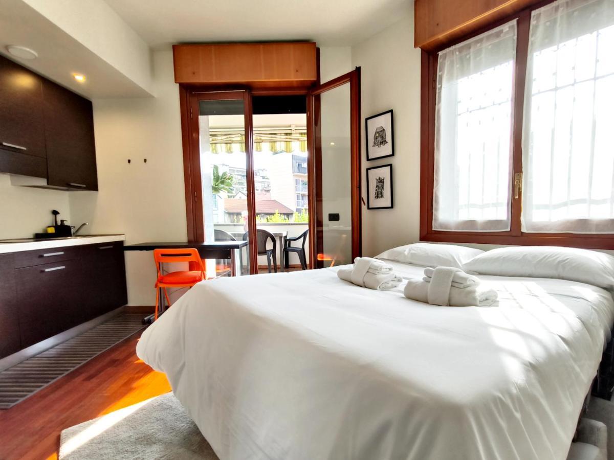 Exclusive And Unobtainable Big Terrace In Milano Downtown With Ac, Wifi, Subway M1 And M2 In Shopping Area Milão Exterior foto